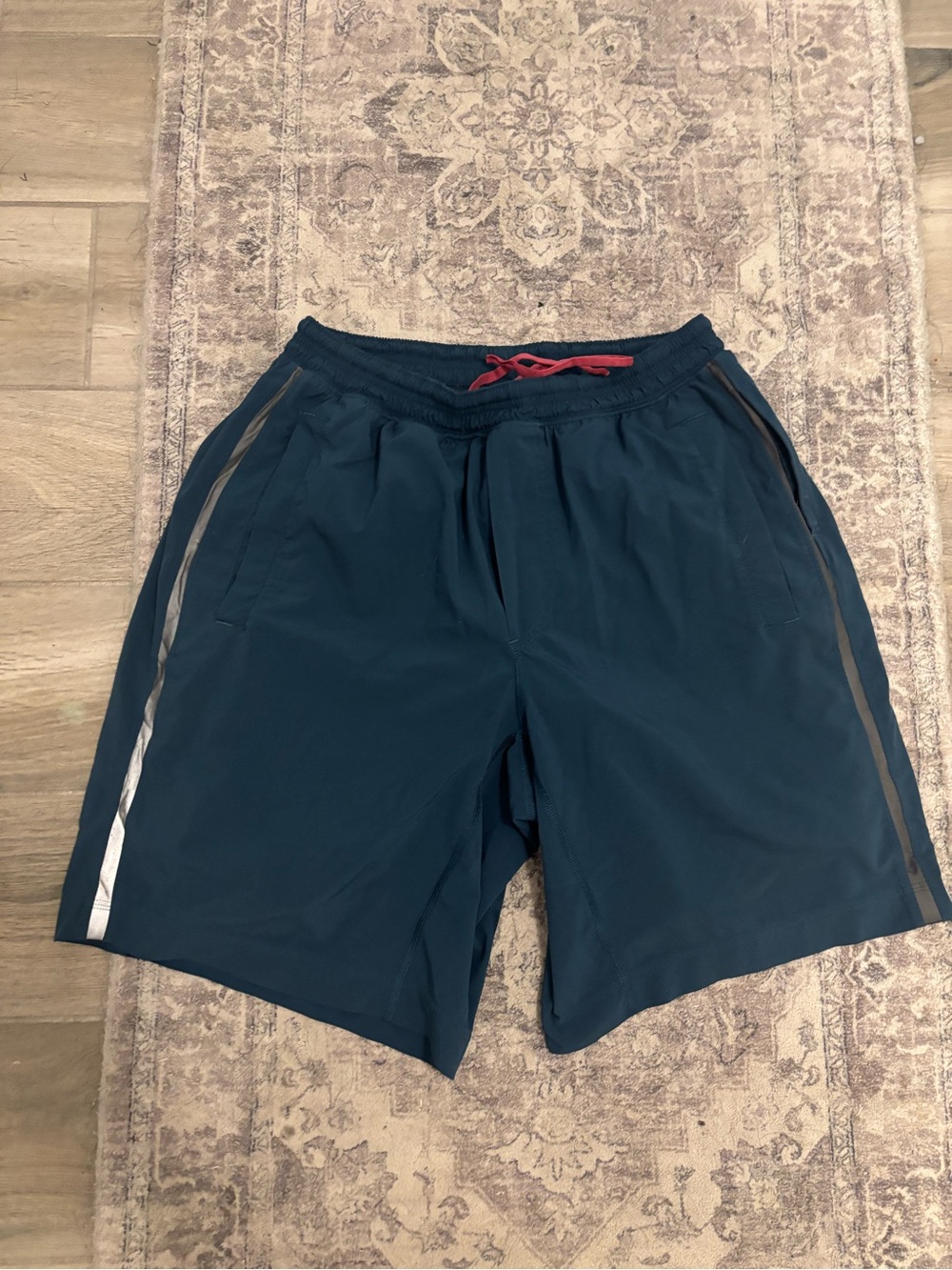 LULULEMON Pace Breaker Short 9" Lined M blue